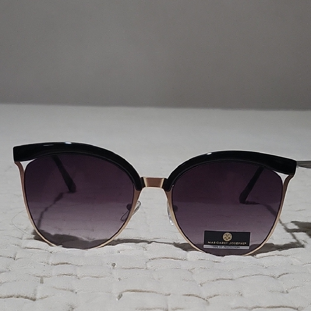 Nwt Margeret Joesphs Black and Gold Women's Sunglasses